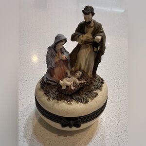 Vintage Christmas Nativity Small Trinket Box Infant Jesus Mary & Joseph Resin